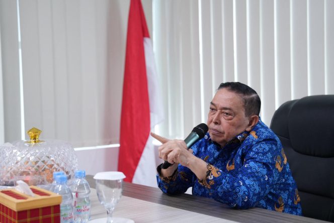
					Wagub Sulbar, Salim S Mengga pimpin rapat penertiban Randis.