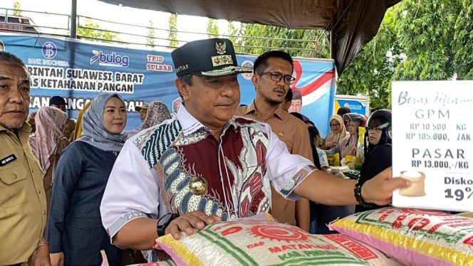 
					Wakil Ketua DPRD Sulbar Dampingi Pj Gubernur Sulbar Pantau Stabilitas Pasokan dan Harga Pangan