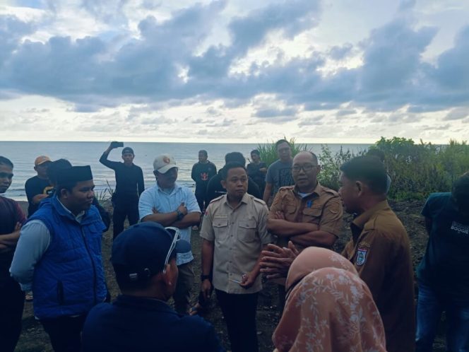 
					Warga Desa Lebani Keluhkan Jalan Umum Dirusak Kendaraan Tambang,DPRD Sulbar Turun Tinjau Langsung